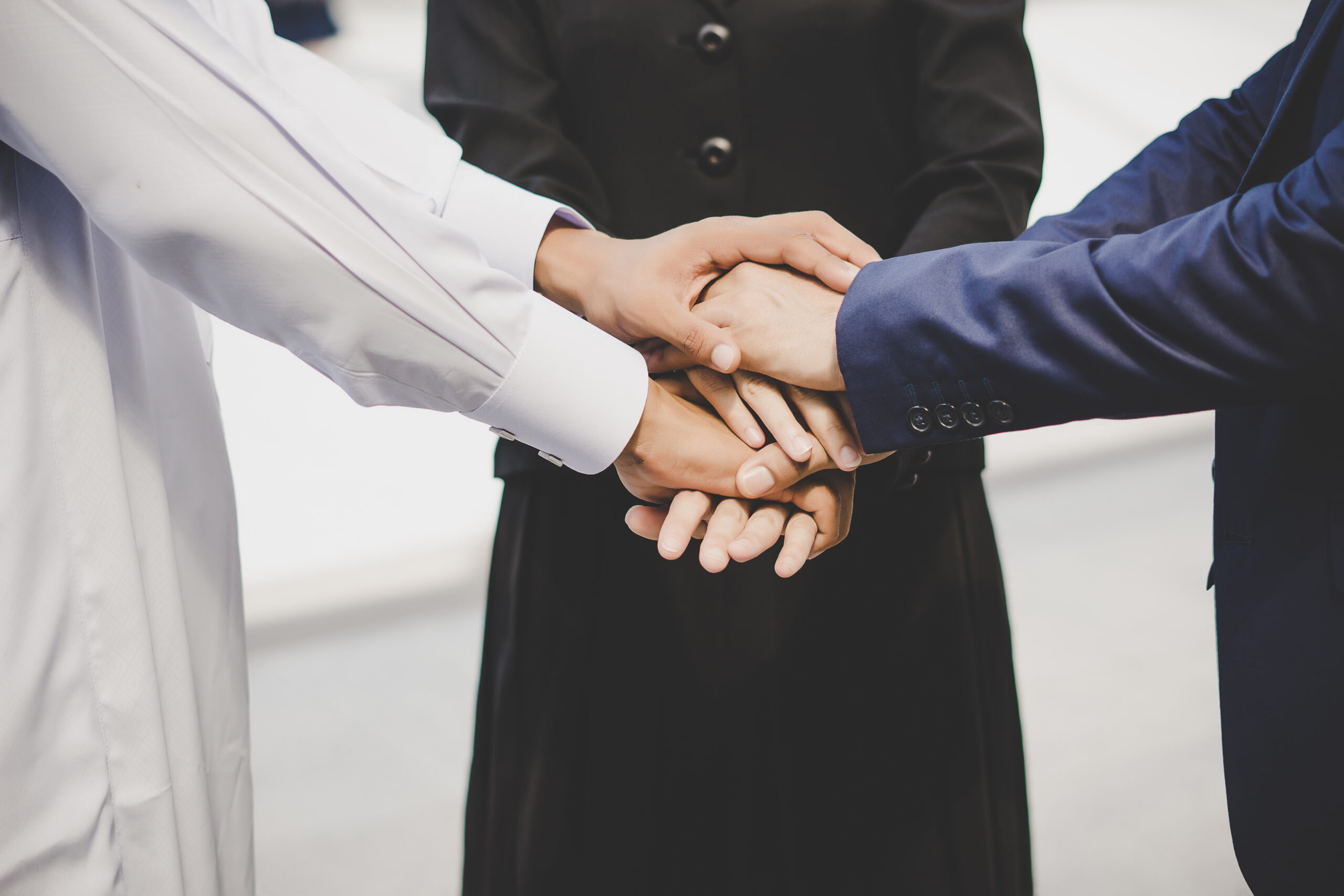 كيف نُحوِّل المجتمع من “الأنانيَّة المُفرِطة” إلى “الجسد الواحد”؟